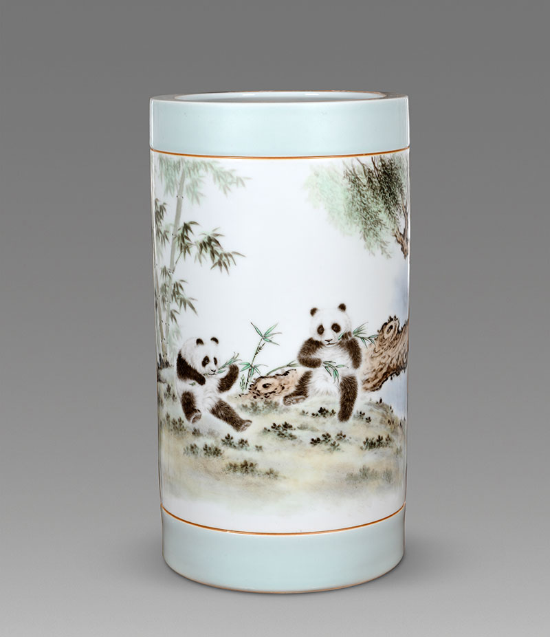 《林中品鲜瓷瓶》 尺寸22 cm x 39 cm